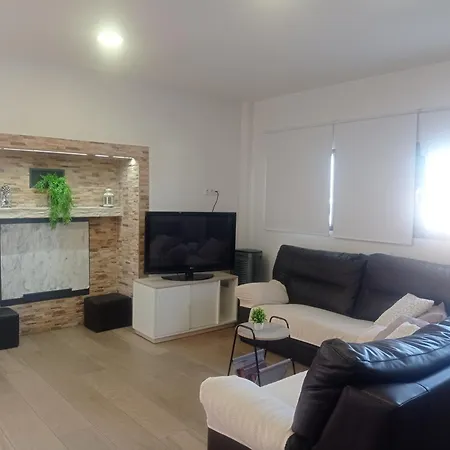 Loft 2 Personas Con Cocina Americana Con Gran Luminosidad, Tv 42, Cama De Matrimonio Con Colchón De Buena Calidad, Dos Sofás Grandes Y Comodos , Con Baño Con Plato De Ducha,chimenea Interior Y 2terrazas De Unos 50 Metros Y Barbacoa Exterior,pre