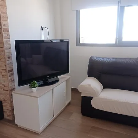 Loft 2 Personas Con Cocina Americana Con Gran Luminosidad, Tv 42, Cama De Matrimonio Con Colchón De Buena Calidad, Dos Sofás Grandes Y Comodos , Con Baño Con Plato De Ducha,chimenea Interior Y 2terrazas De Unos 50 Metros Y Barbacoa Exterior,pre * Herencia