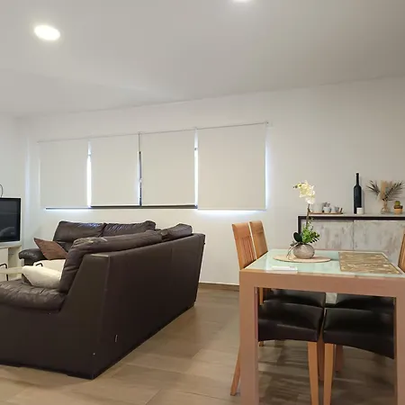 Loft 2 Personas Con Cocina Americana Con Gran Luminosidad, Tv 42, Cama De Matrimonio Con Colchón De Buena Calidad, Dos Sofás Grandes Y Comodos , Con Baño Con Plato De Ducha,chimenea Interior Y 2terrazas De Unos 50 Metros Y Barbacoa Exterior,pre Apartamento Herencia